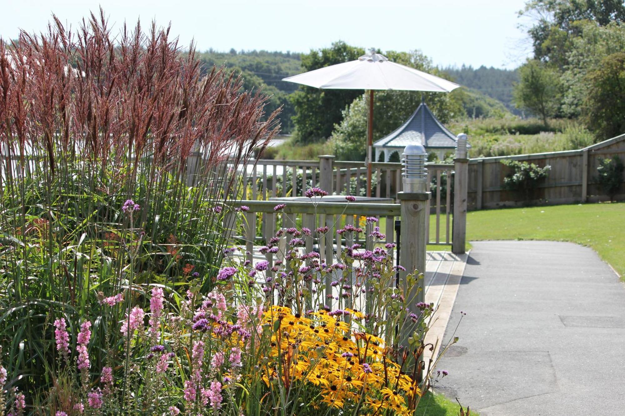 Lakeside Park Hotel & Spa Fishbourne  Exterior foto