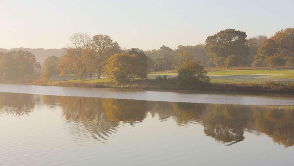 Lakeside Park Hotel & Spa Fishbourne  Exterior foto